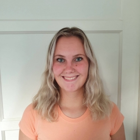 Sanne, Babysitter in Holten