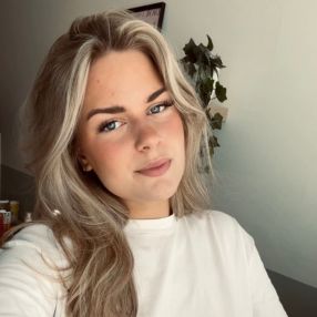 Karlijn, Oppas in De Lier