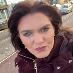 Cindy, Babysitter in Ijmuiden