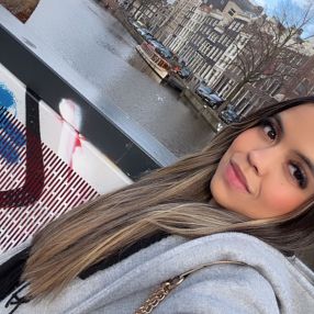 Gabriela, Oppas in Zeist