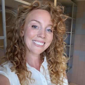 Lois, Babysitter in Middelharnis