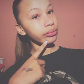 Darchelle, Babysitter in Leusden