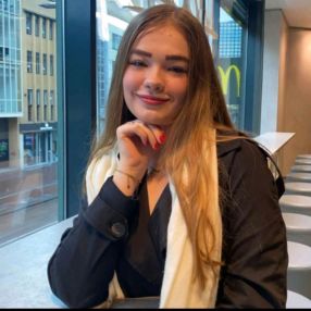 Anouk, Oppas in Zeist