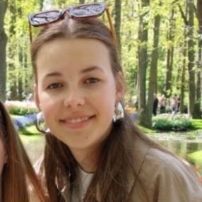 Anouk, Babysitter in Eemnes
