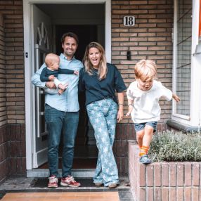 Babeth, Family in Bussum