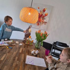 Asja, Gezin in Elst