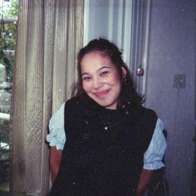 Sanya Elisabeth, Oppas in Schiedam