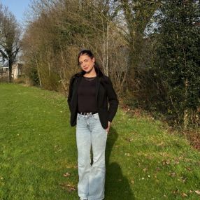 Tiara, Oppas in Montferland