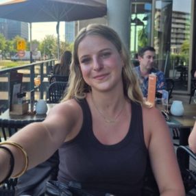 Guusje, Oppas in Ouderkerk aan de Amstel