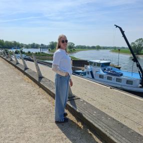 Denise, Oppas in Putten