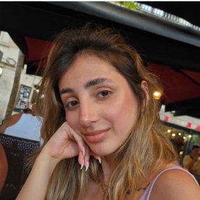 Dorsa, Oppas in Leeuwarden