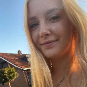 Xavira, Babysitter in Overdinkel