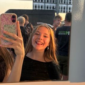 Esmée, Babysitter in Barneveld