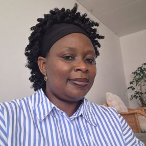 Brenda, Babysitter in Oegstgeest