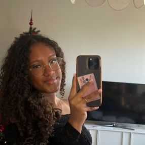 Jazzmin, Oppas in Breukelen