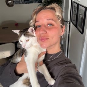 Shanon, Oppas in Nieuw-Vennep