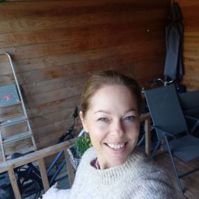 Jennie, Babysitter in Genemuiden