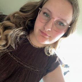 Eline, Babysitter in Papendrecht