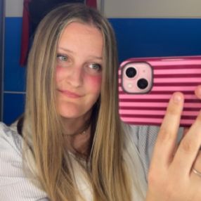 Eline, Oppas in Papendrecht