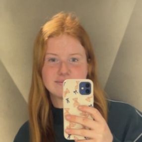 Lucy, Babysitter in Zetten