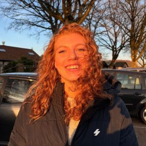 Senna, Babysitter in Baarn