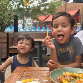 Mae, Family in Aalsmeer