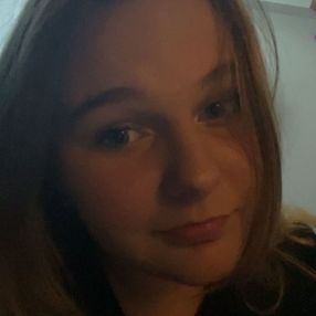 Britt, Babysitter in Heteren