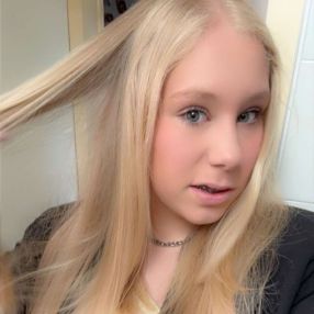 Angelique, Oppas in De Wijk