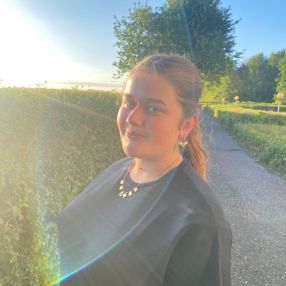 Grace, Babysitter in Middelharnis