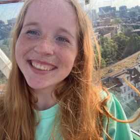 Merel, Oppas in 's-Gravenzande