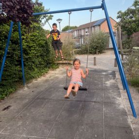 Laura, Gezin in Helmond