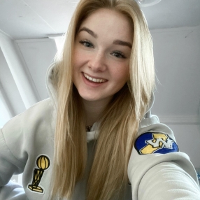 Maaike, Oppas in Biezenmortel