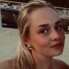 Sophie, Oppas in Almelo