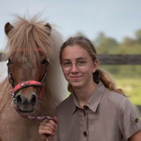 Nelissa, Oppas in Reeuwijk