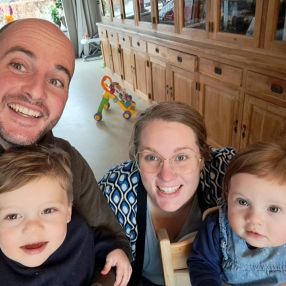 Sam, Gezin in Zetten