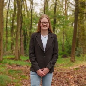Anne, Oppas in Oldenzaal