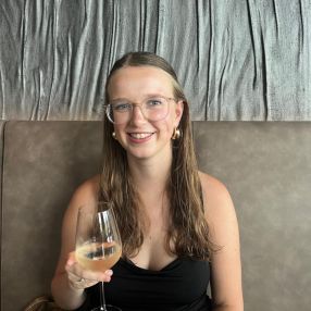 Roselie, Babysitter in Emmeloord