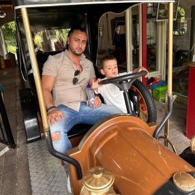 Hikmet, Gezin in Heerhugowaard