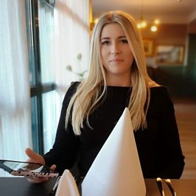 Mirthe, Oppas in Veendam