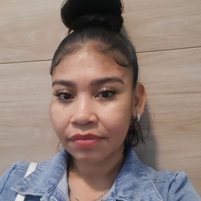 Chequita, Babysitter in Zwanenburg
