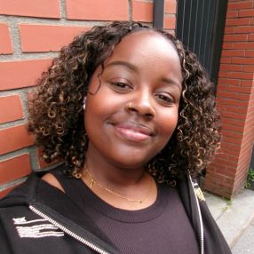 ZAkiya, Babysitter in Millingen aan de Rijn