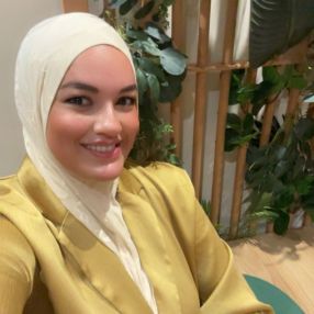 Hanan, Babysitter in Amersfoort