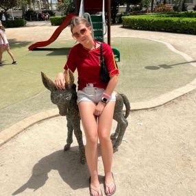 Sanne, Babysitter in Heinenoord