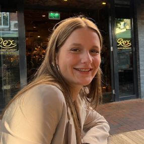 Annelin, Oppas in Loosdrecht
