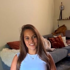 Chloé, Babysitter in Roosendaal
