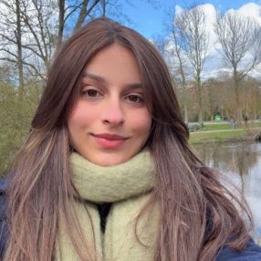 Julia, Babysitter in Badhoevedorp