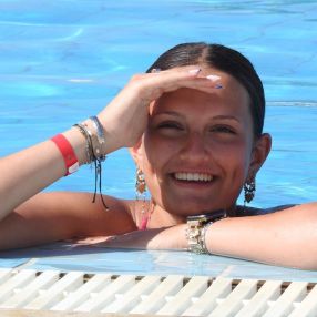 Louise, Babysitter in Veendam
