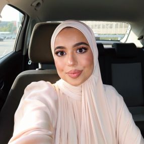 Mounia, Babysitter in Zaltbommel