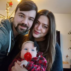 Maksym, Gezin in Houten