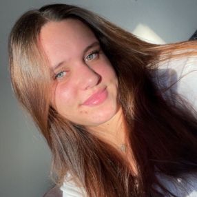 Niké, Babysitter in Aalten